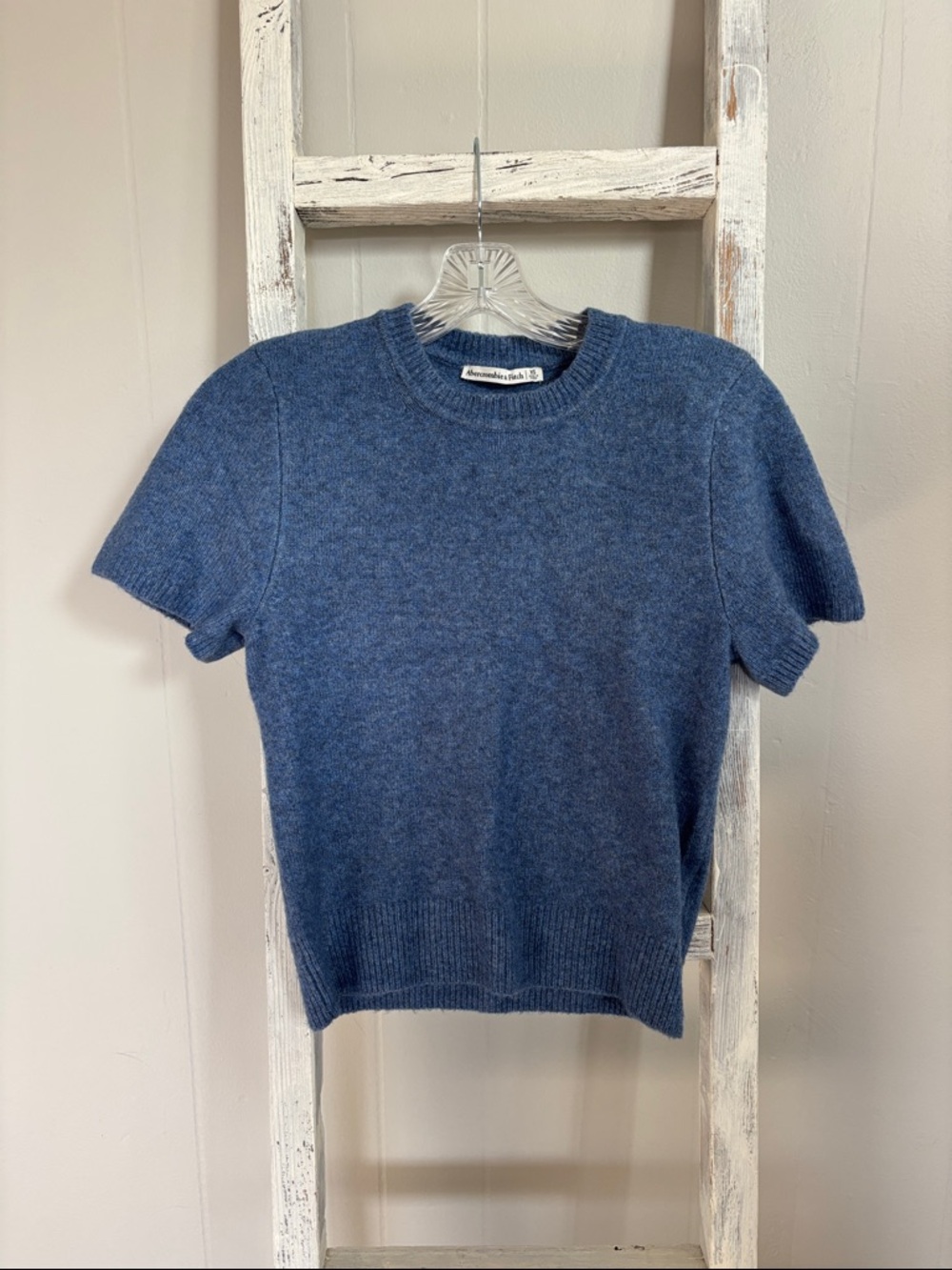 Abercrombie & Fitch Short-Sleeve Crewneck Sweater in Dusty Blue